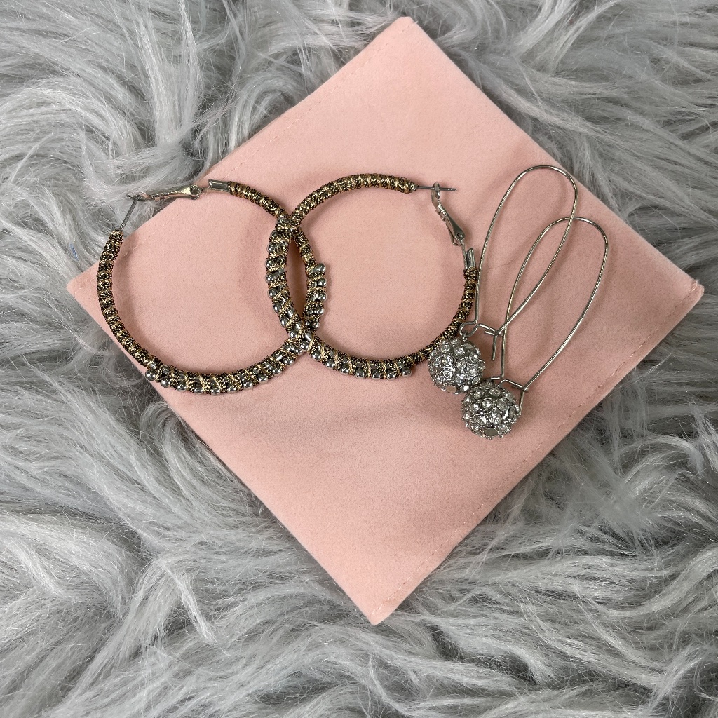 2 Earring Sets